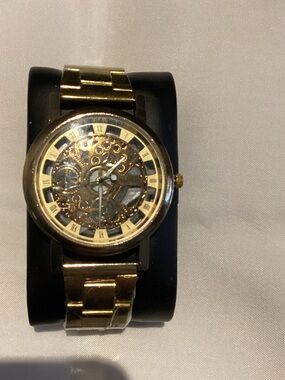 Men's Gold Skeleton Mechanical Watch with Open-Work Dial